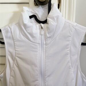 Lululemon push your pace vest women color: white size: 6